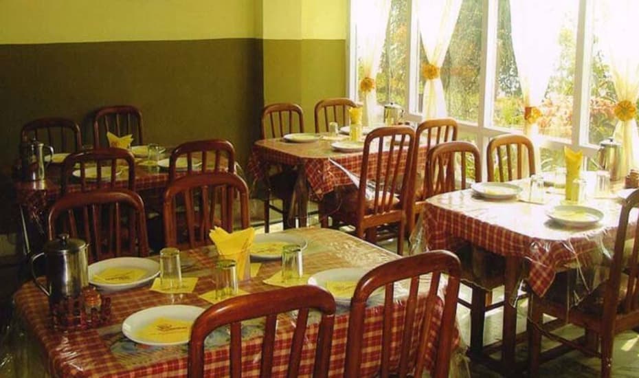 Siniolchu Hotel Pelling Restaurant